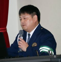 講話する帯広署の北原警部補