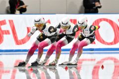 日本銀　女子団体追い抜き　Ｗ杯スケート長野大会最終日