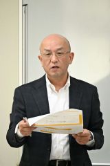 遺言書の書き方などを説明する保田氏