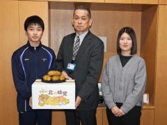 丹精したジャガイモ給食に使って　上浦幌中生徒が寄贈