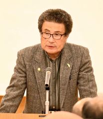 あいさつする幕別町手づくりのまち推進委員会の神山央会長