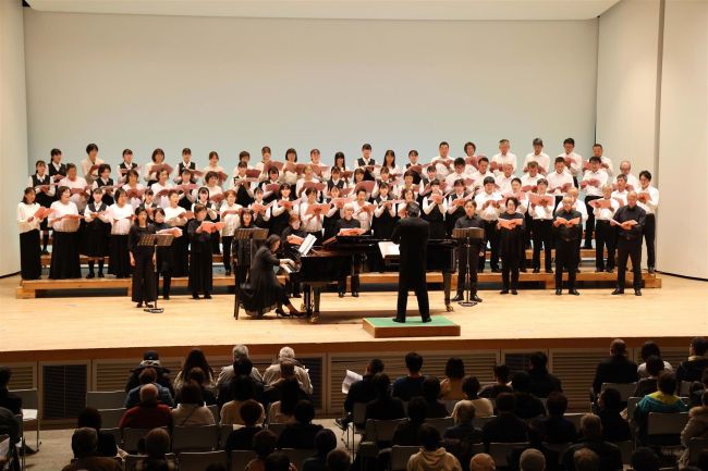 【写真】士幌町と岐阜県美濃市、交流30周年で舞台公演 開拓団の歴史歌い上げ観客魅了