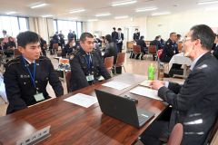 退官予定の自衛官に向けた就職説明会の様子