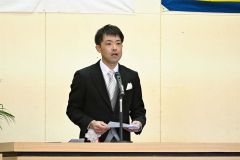 出席者らに向けてあいさつする櫻井ＰＴＡ会長