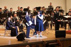 指揮者体験に挑戦した白木さん