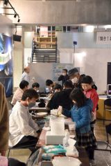 さまざまな科学実験や体験を楽しんだ来館者
