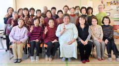 音楽療法士・正野崎よしみさんの「歌って若返り！」が開催５０回　高齢者を音楽療法で元気に