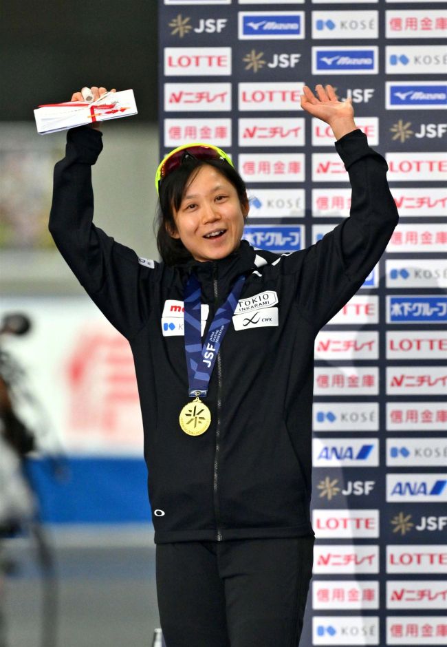 高木女子５００メートルＶで２冠　女子３０００メートルは堀川制す　スピードスケート全日本選手権第２日