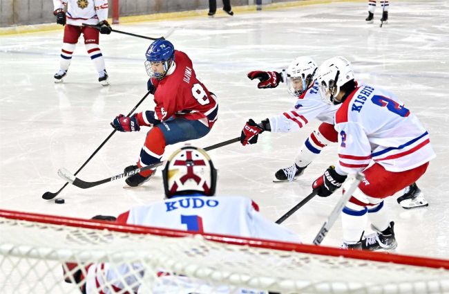 白樺学園４強ならず、０―５駒大苫小牧　道高校アイスホッケー準々決勝