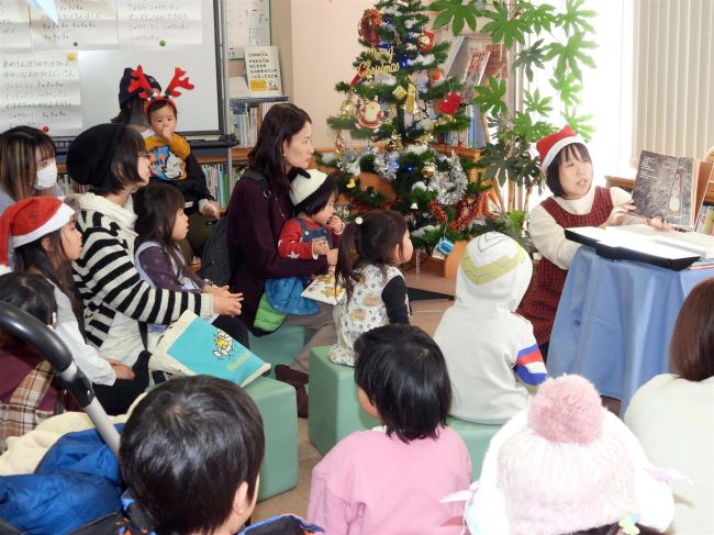 図書館でクリスマスお話し会　浦幌