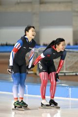 奥秋が女子５００ｍで笹渕との激戦制す　道高校スケート選手権初日