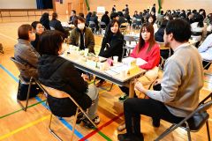 教育目標、教職員らが「お茶会」で確認　帯一中