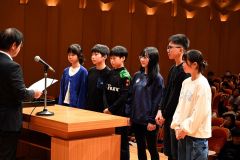 「修学旅行新聞」で最優秀賞を受賞した帯広西小学校６年１組