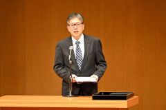 講評する森田昌宏事業部長