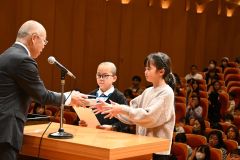 「郷土学習新聞」で優良賞を受賞した帯広愛国小学校４年