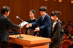 「修学旅行」で優良賞を受賞した帯広西小学校６年１組