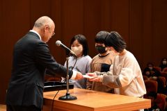 「上浦幌のすごさ」で最優秀賞を受賞した上浦幌中央小学校３・４年
