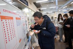 帯広市場、サーモン食べ比べイベント 6