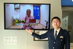 帯広署の岡崎巡査長、防犯落語動画を制作　師匠・三遊亭好楽さんとともに