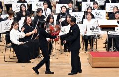 トランペットの太田究さん還暦盛大に祝う　教え子ら１２０人出演　柏葉、芽室、帯工で指導 4