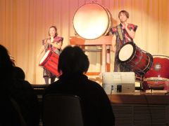 エネルギッシュな太鼓を披露するＺＩＮＫＡ