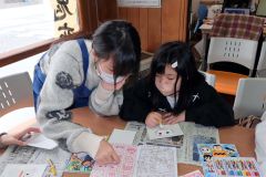 子どもたち絵手紙に挑戦　「手紙文化の良さ触れて」、刀圭会が教室～こぼれ話 3