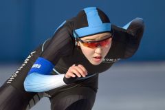 【女子１５００メートル】２位に入った飯田明音の滑り（金野和彦撮影）