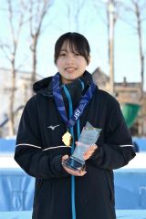 女子オールラウンドで総合優勝の熊谷しゅう（帯三条）＝金野和彦撮影