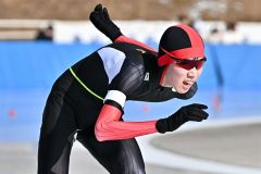 【男子３０００メートル】大きく手を振り最終周を滑る鎌田碧生（緑南）