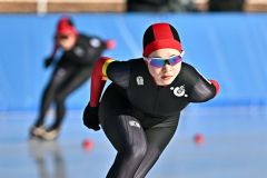 【女子３０００メートル】２位選手を９秒以上放して優勝した成田陽愛（帯五）