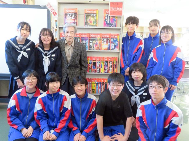 【写真】故郷の中学生に科学雑誌を届けて１５年　更別出身の太田さん