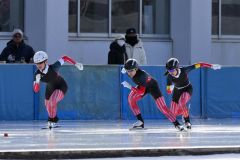 女子スプリント２位の帯三条。（左から）竹田真穂、山田怜歩、熊谷しゅう（金野和彦撮影）