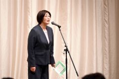 開会あいさつをする谷内田馨さん