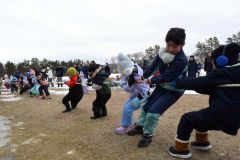 幼児や小学生がスケート楽しむ　池田で清見リンクまつり 2