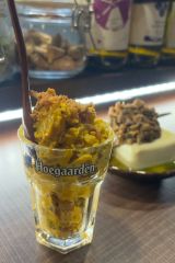 「食と酒と本が笑顔でつながる」　浅草　立ち飲みバー　ソリアーノ・モジャ～やぎのとかちさんぽ