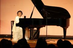 ハラミちゃんが上士幌でトーク＆ライブ　３８０人魅了