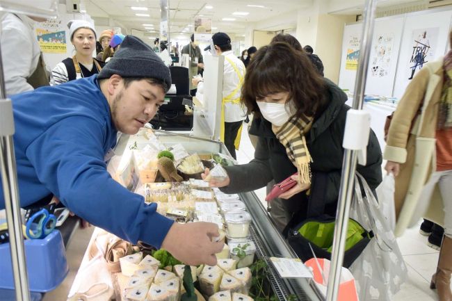 札幌も買い物客でにぎわい　ミルク＆ナチュラルチーズフェア　十勝から２２社が出店