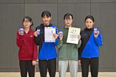 女子で優勝のスマイルクラブ