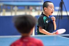 【小学男子・決勝】得点を奪い、雄叫びを上げる札内クラブの西山天喜