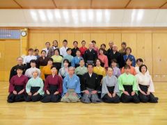 華やかな和服姿の参加者（帯広弓道協会提供）