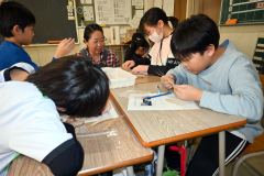 十勝農業の主要品目の小麦について理解を深めた児童（幕別町札内北小）