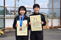 女子１５００メートルで上位入賞の帯三条勢。左から２位の山田怜歩、４位の小島楓