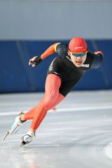 久保男子１５００初出場Ｖ、奥秋女子５００連覇　十勝勢８人表彰台　インターハイスピードスケート初日