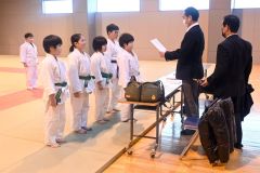 岩野さん、木村さん、笠井さんが優勝　幕別鏡開き柔道大会 3