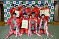 学校対抗共にＶ３　白樺学園男子と帯三条女子　インターハイスピードスケート最終日