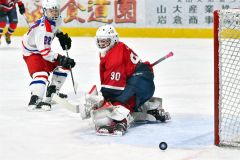 準決勝・白樺学園―駒大苫小牧（金野和彦撮影）