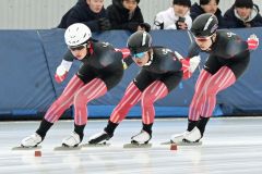 女子団体追い抜きの十勝勢～写真特集・インターハイスケート