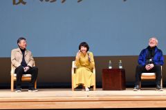 「役を演ずるということ」をテーマに対談した（左から）藤監督、賀来さん、中原さん