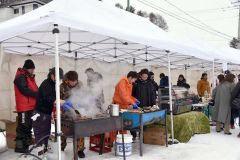 ステーキやハンバーグ、骨付き肉などを販売した鹿フェス