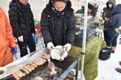 ステーキやハンバーグ、骨付き肉などを販売した鹿フェス